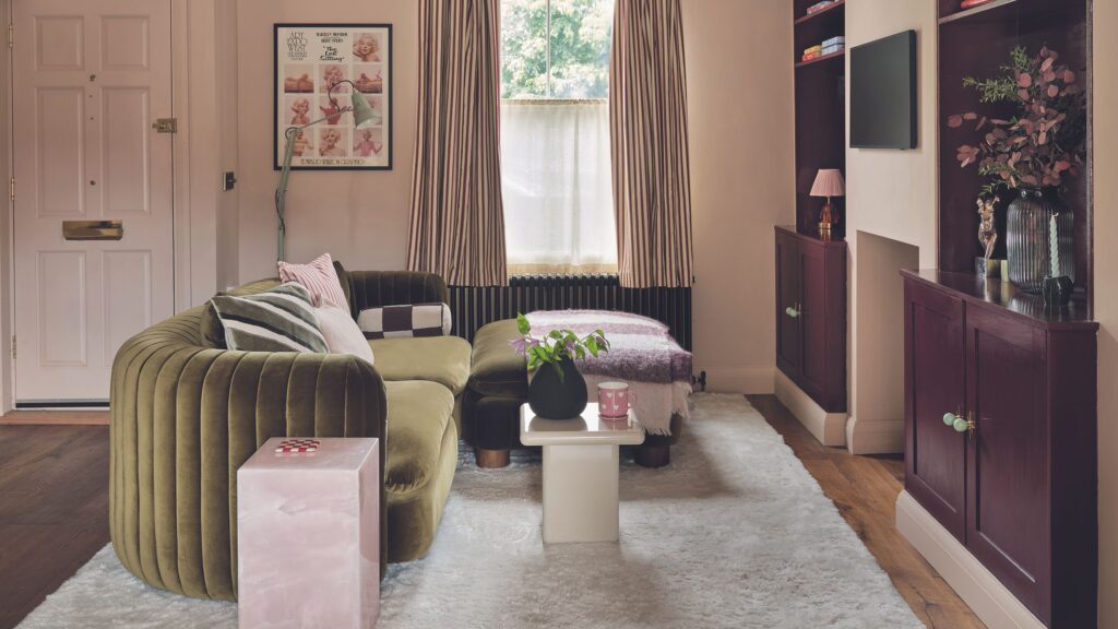 5 ways to cool a living room without air conditioning