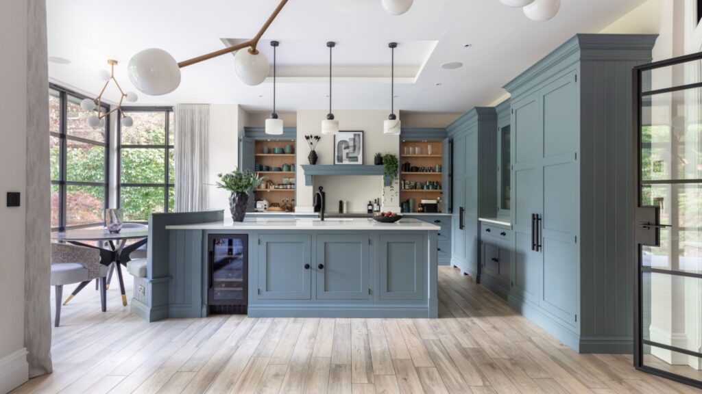 A multi-tasking kitchen island unlocked the potential of this family kitchen