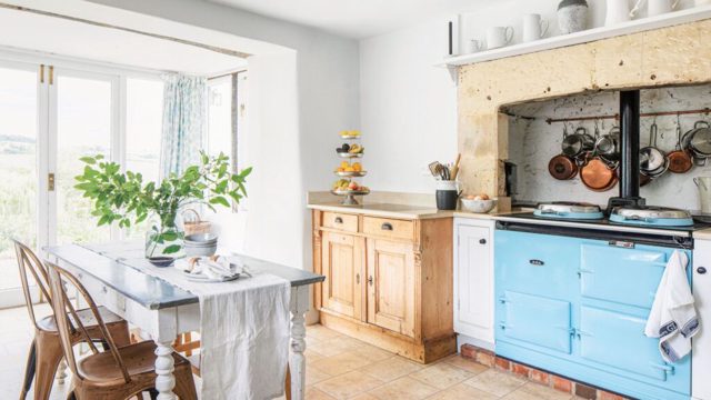 6 things every charming and homely farmhouse kitchen has