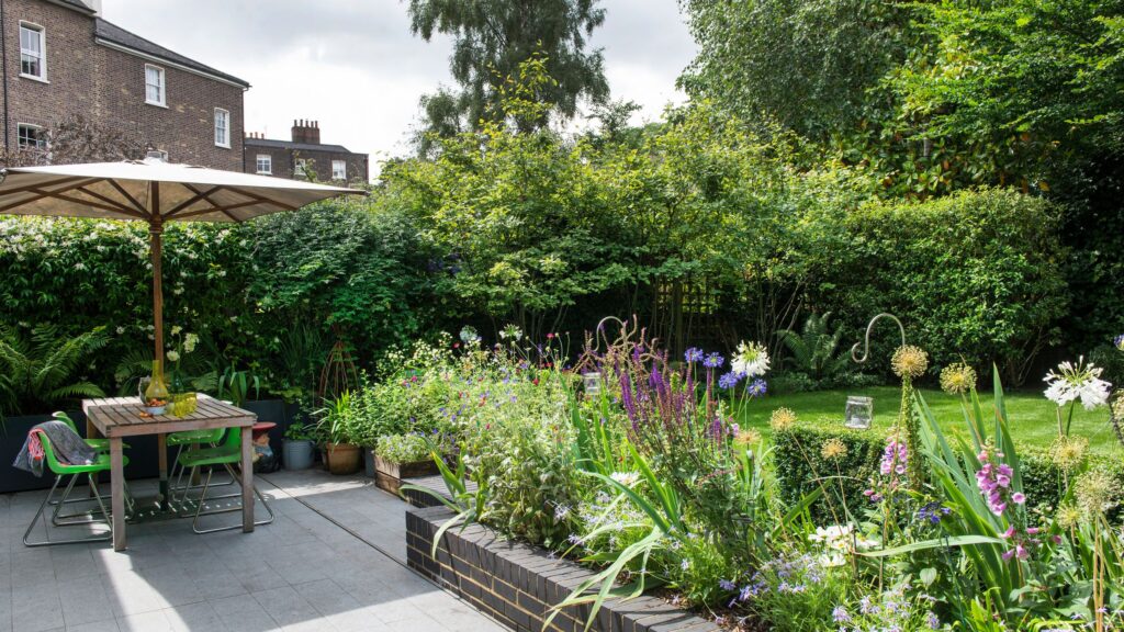 6 plants that stop weeds from taking over your garden beds