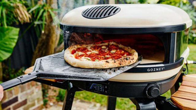12 of the best pizza oven stands under £350