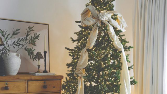 XL Christmas bows sell out early every year – so act fast!