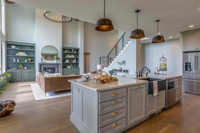 8 Items Real Estate Pros Say You Should Toss If You Want to Sell Your Home Faster