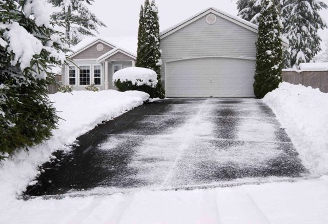 Experts Reveal If Baking Soda Works on Driveway Ice