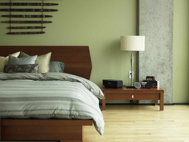 Interior Designers Say These 5 Bedding Colors Are Over