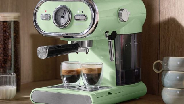 Lidl is dropping a retro espresso that is giving Smeg looks