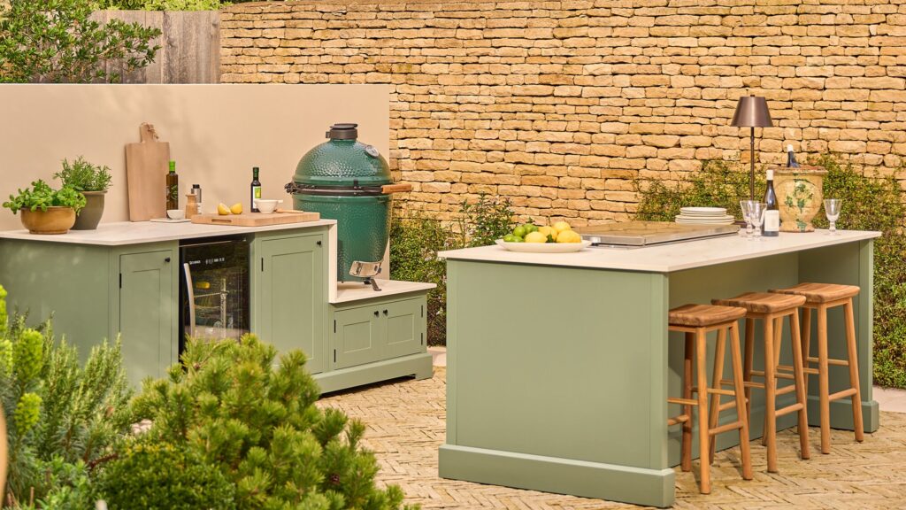 Be inspired by the Cotswold outdoor kitchen trend this summer
