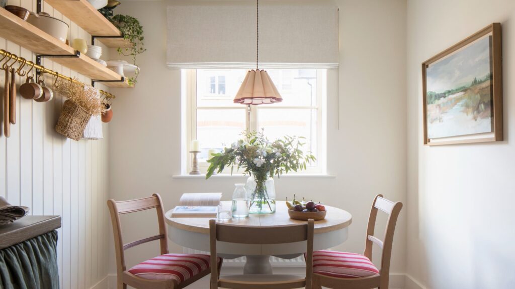 ‘Eat-in’ zones are the secret to seating in small kitchens