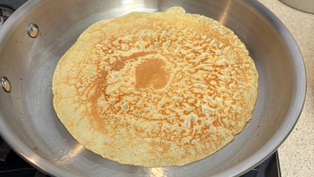 I made pancakes with this stainless steel Le Creuset pan