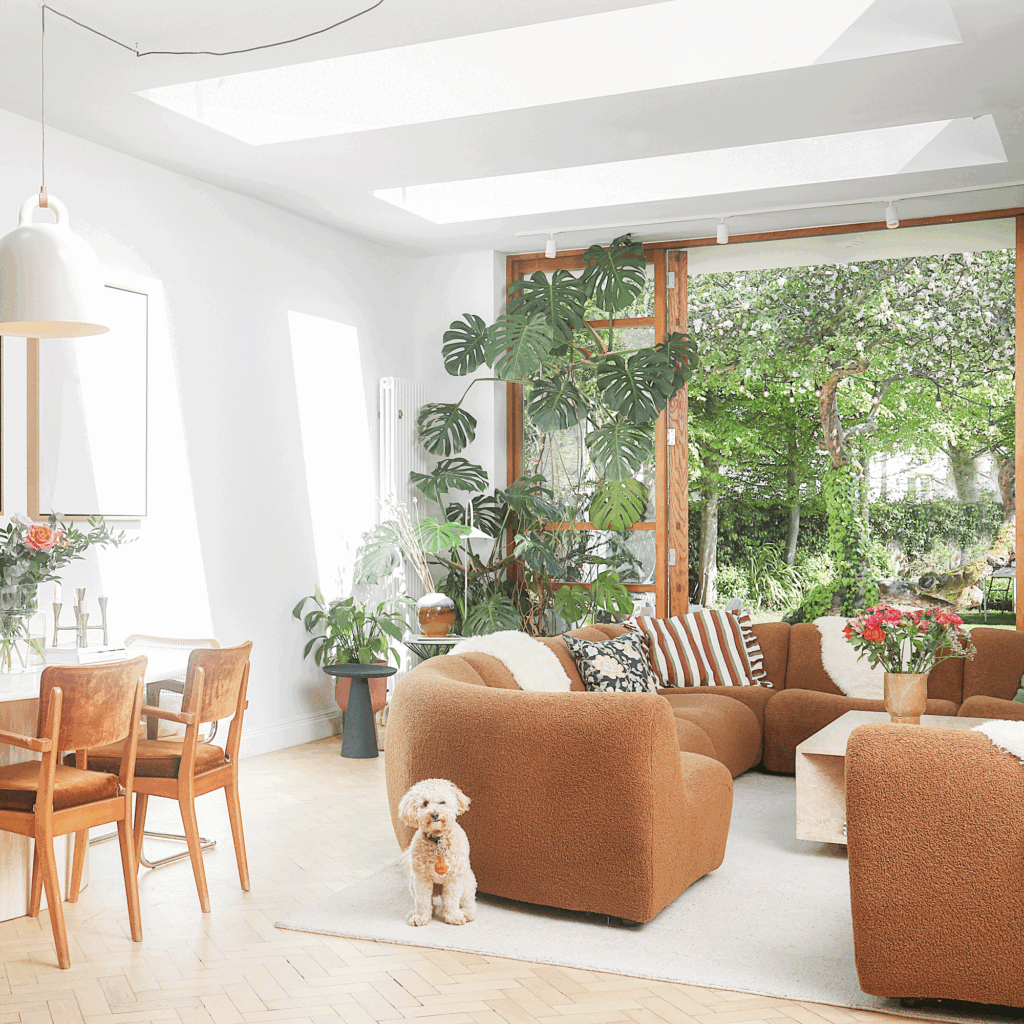 This light and bright family home has curves in all the right places