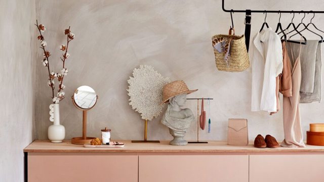 The £8 Amazon hangers everyone with a tidy wardrobe owns