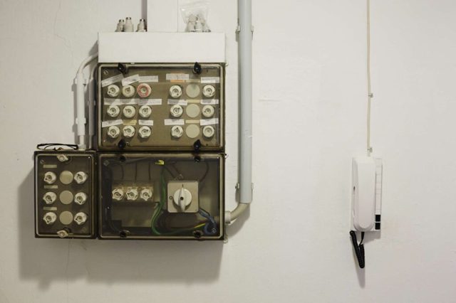 A Guide to Screw-in Fuses and How They Work