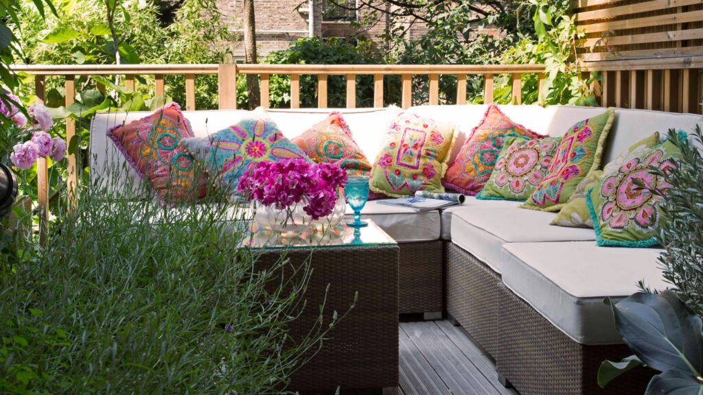 The 7 things all stylish balconies have in common