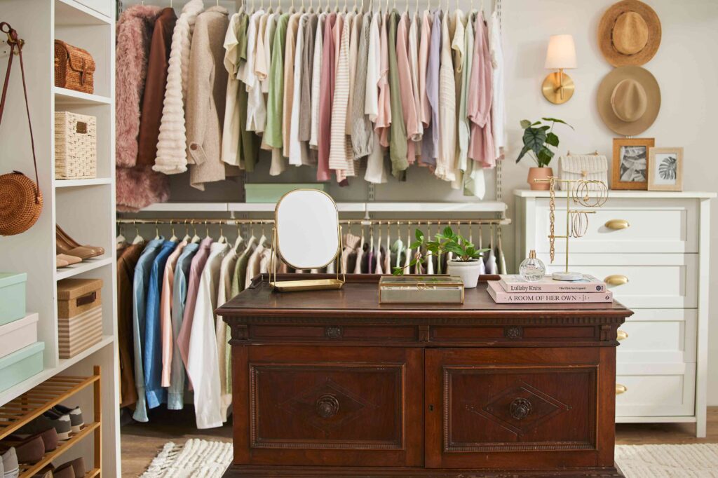 23 Closet Island Ideas You’ll Want to Set Up Yourself