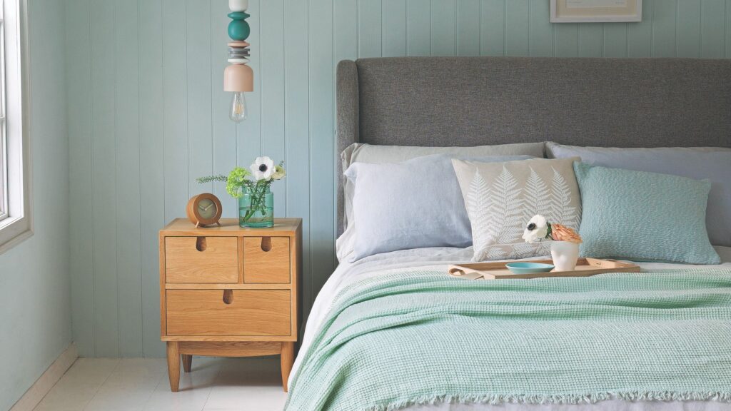 I’m removing clutter from my bedside with this £5 Amazon buy
