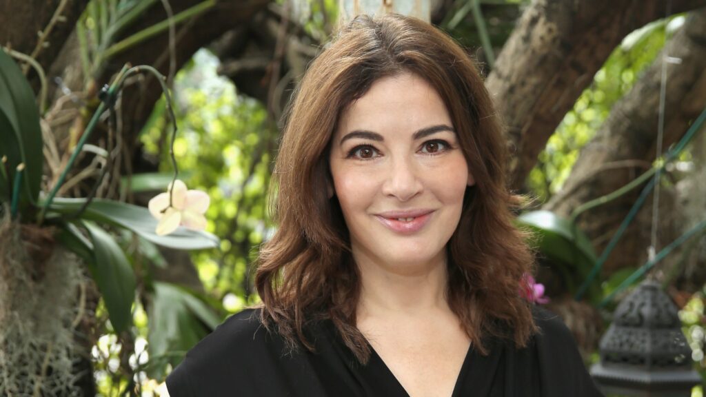How to copy Nigella Lawson’s magic garden lighting set-up