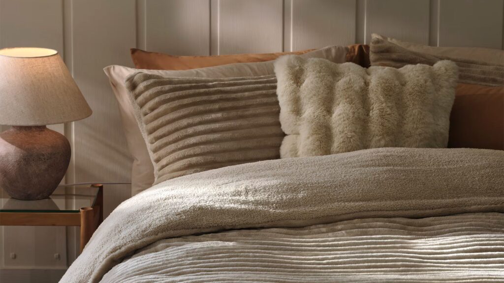 Shoppers are loving this cosy M&S ‘Cloud Fleece’ bedding set