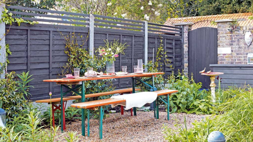 6 garden features that cause neighbour disputes