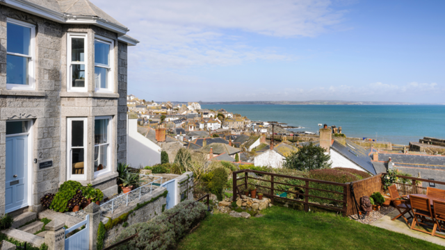 5 low-maintenance coastal plants to add to your front garden