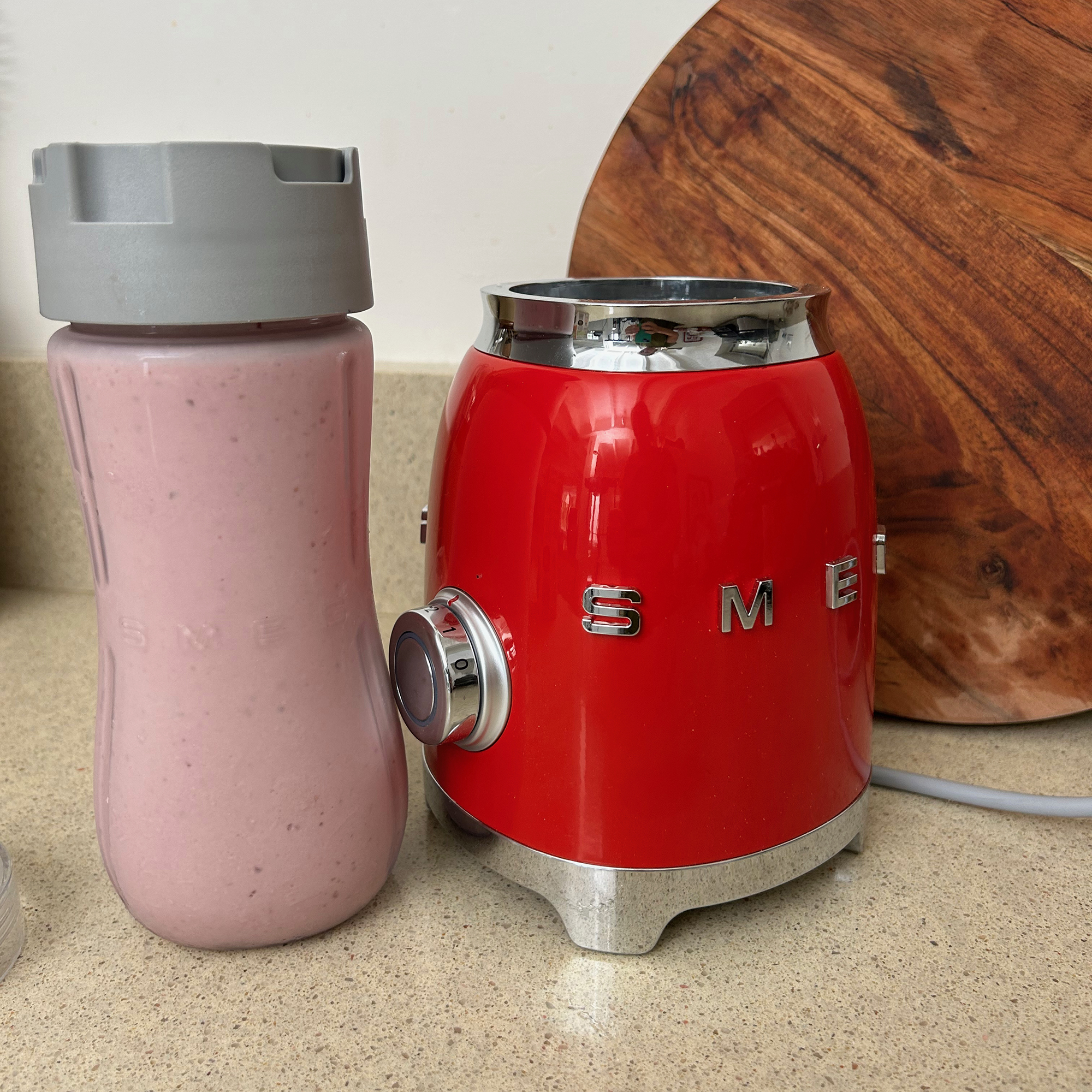 Testing the Smeg Personal Blender