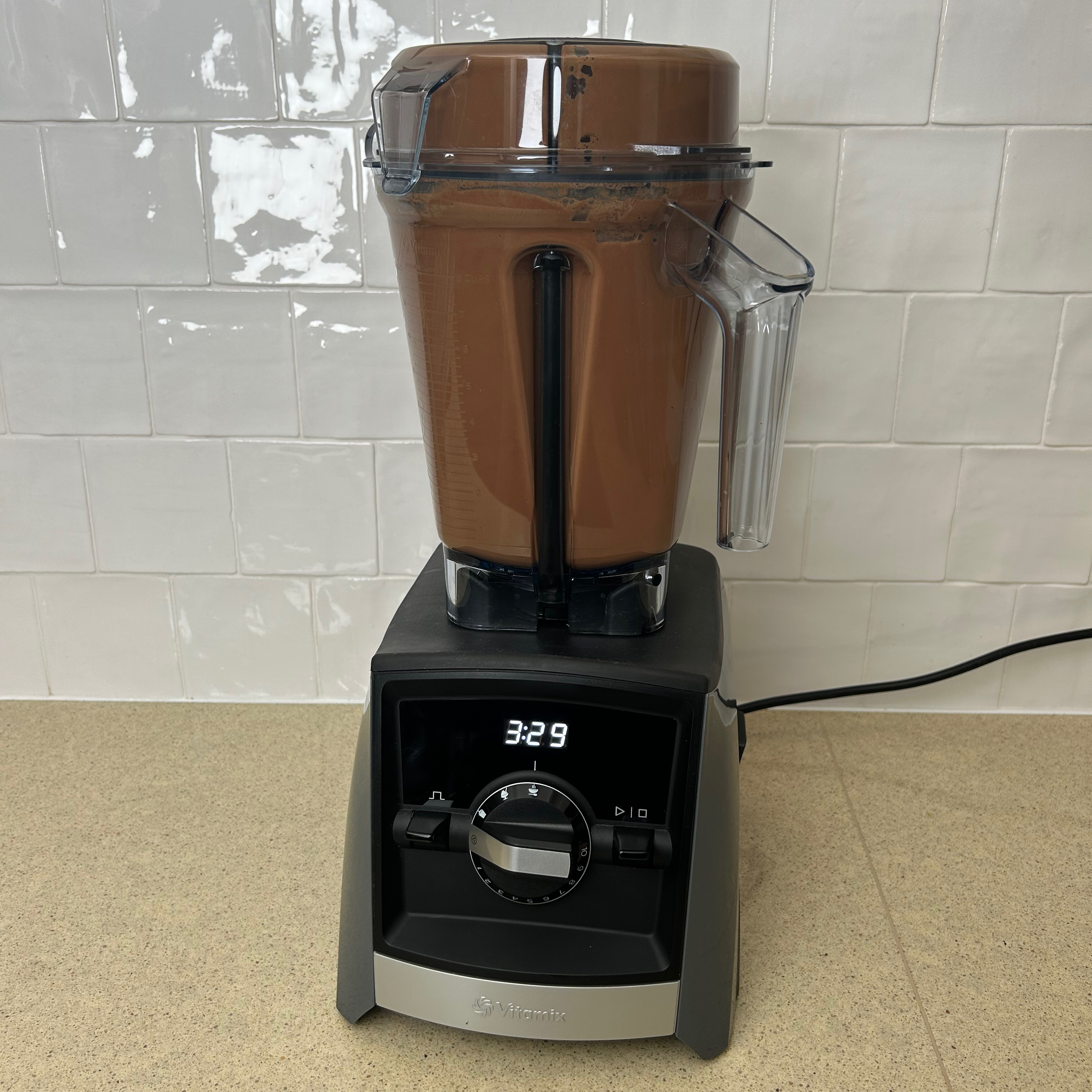 Testing the Vitamix A2500i blender 