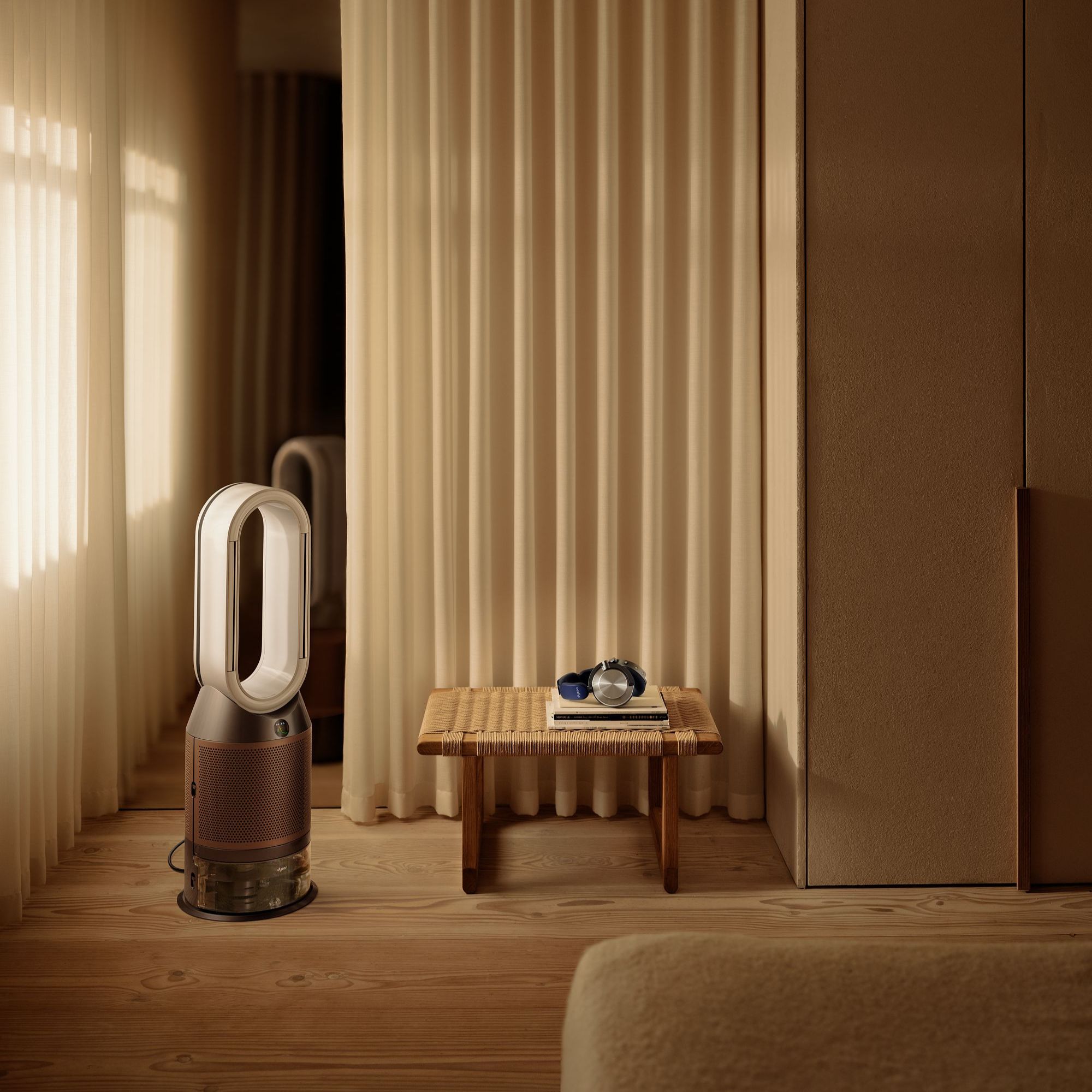 Dyson Purifier Humidify+Cool PH2 De-NOx  in a bedroom
