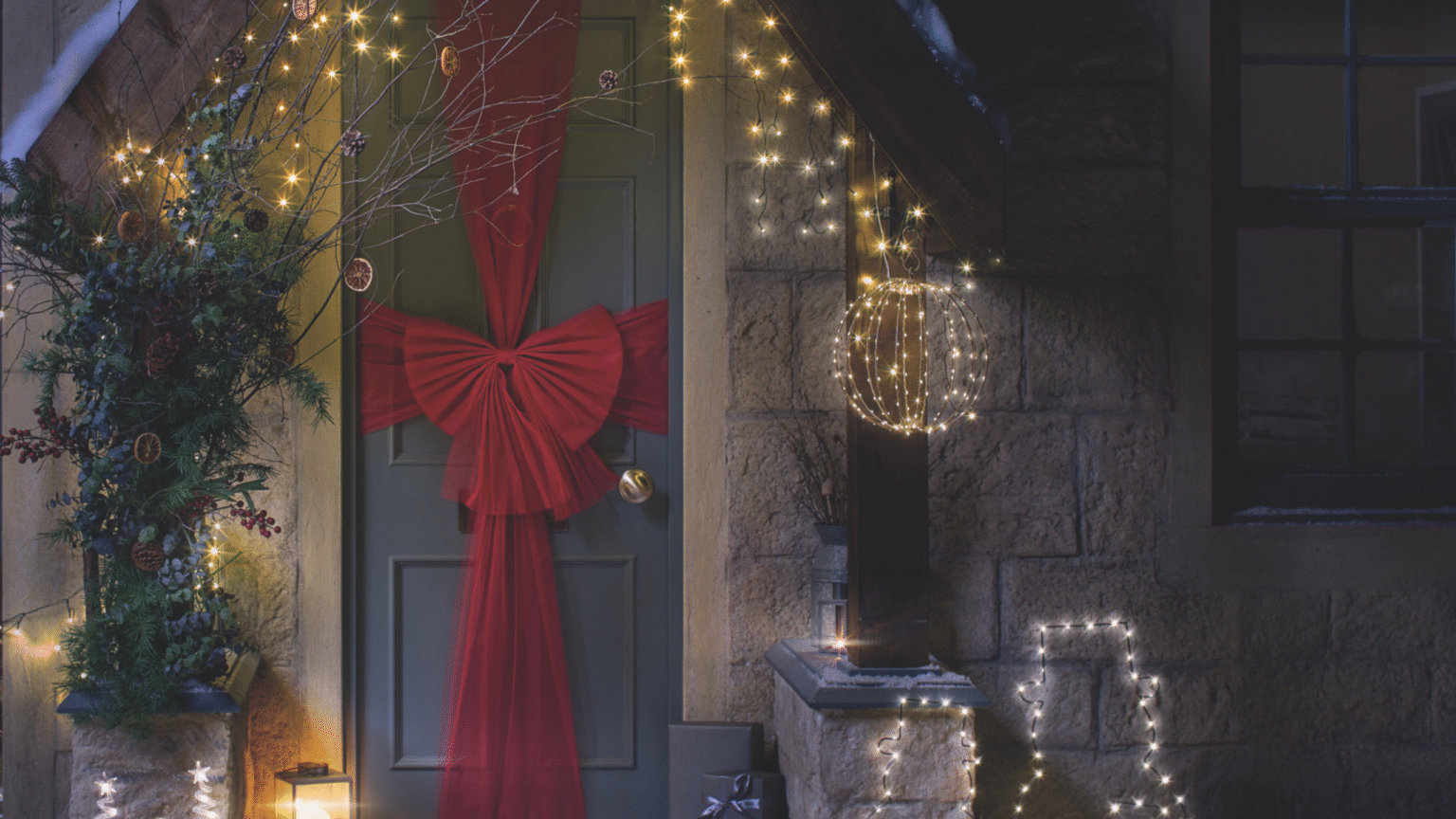 I predict these stunning door bows from Aldi will sell fast