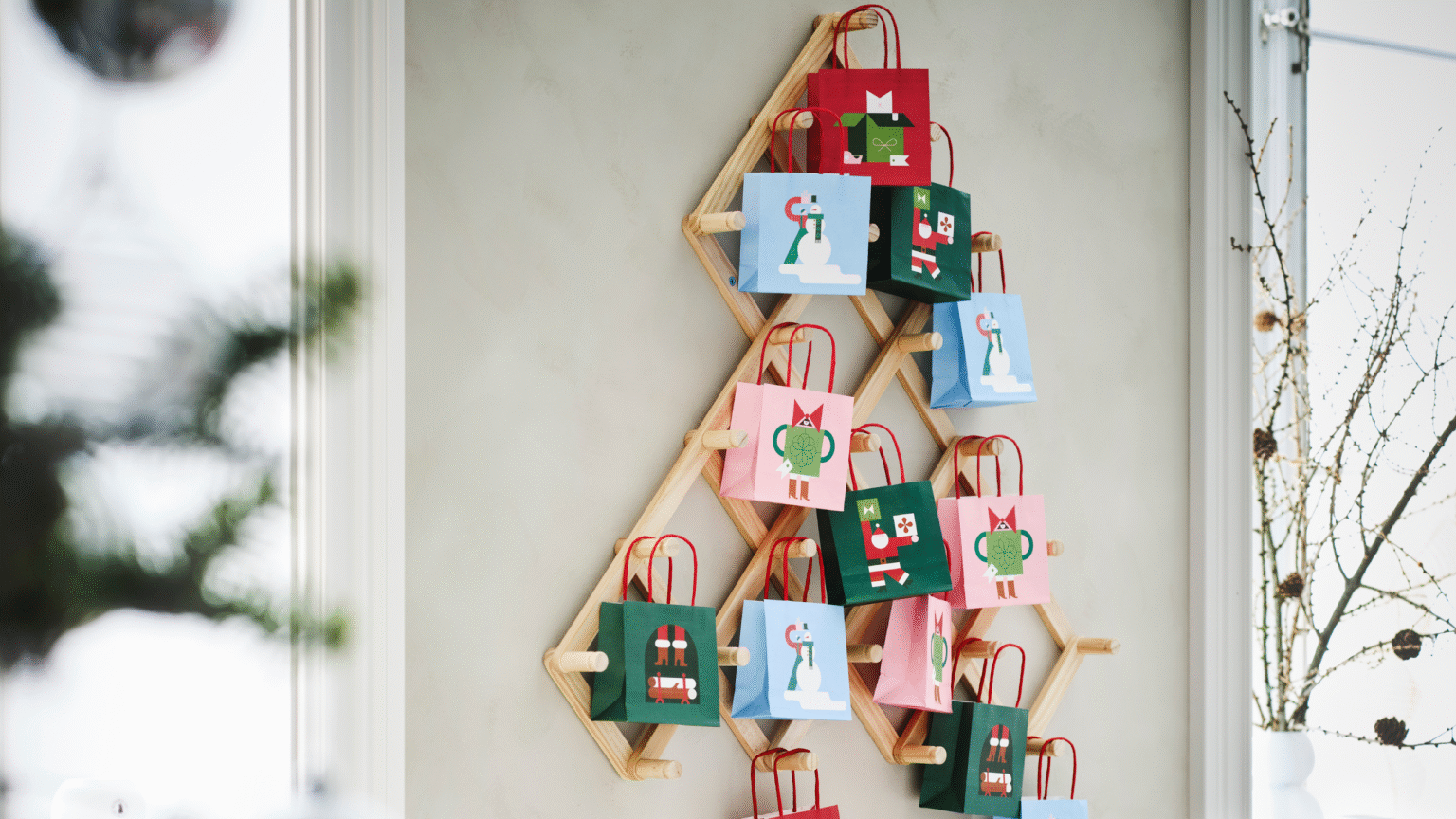 3 clever ways to use IKEA’S space-saving Christmas tree