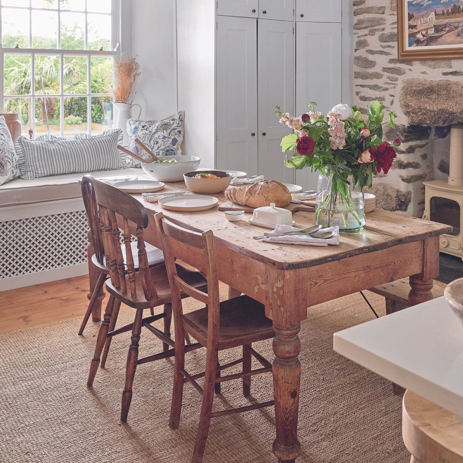 5 ways to create the cosy kitchen table trend