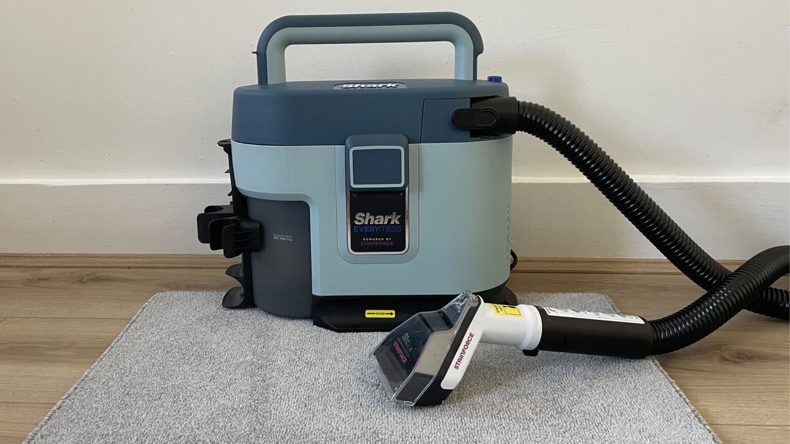 I got my hands on the Shark EveryMess for a first try