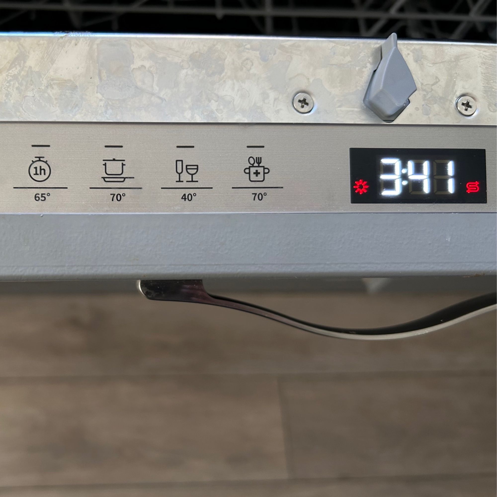 Eco programme duration display on Hisense dishwasher
