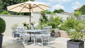 5 low-maintenance plants to give a garden a chic hotel look