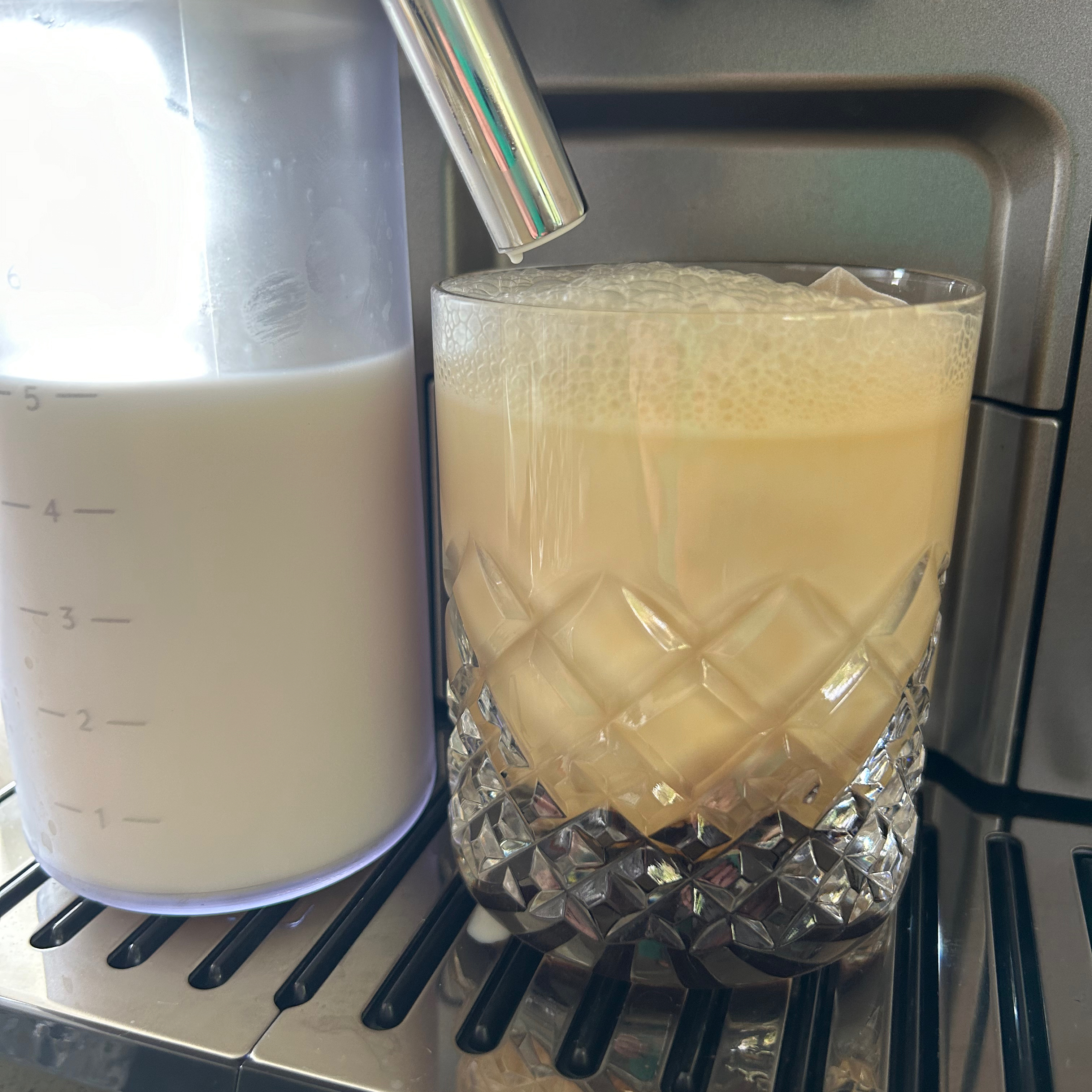 De'Longhi bean to cup coffee machine testing at home