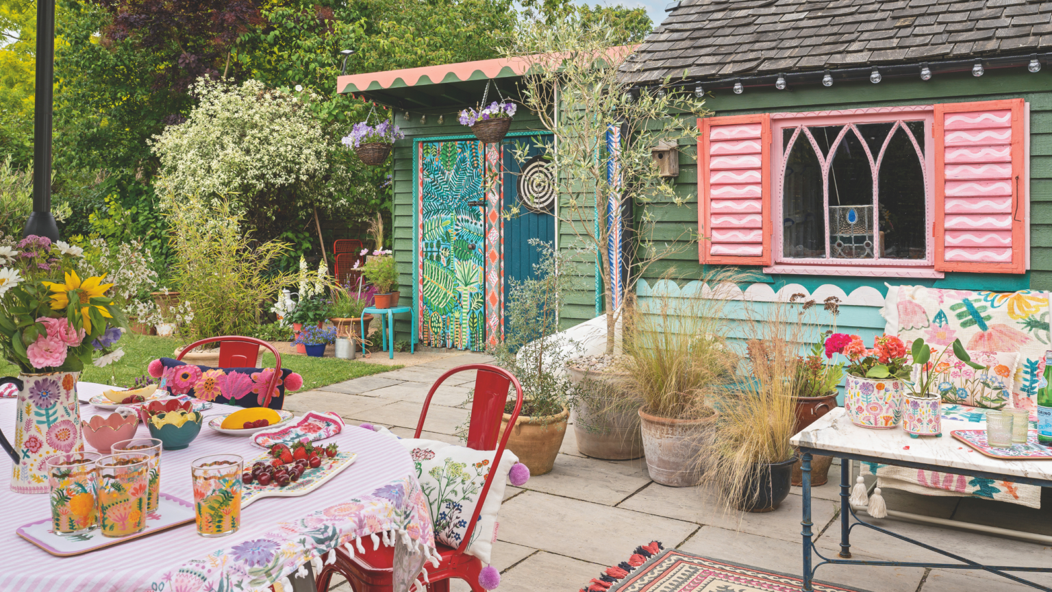 5 trending colour combinations to use in a garden this summer
