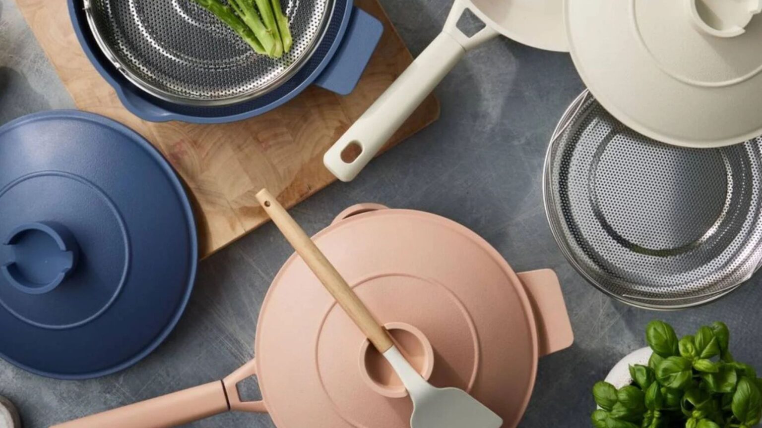 Lakeland just released new colours of its sellout Only Pan