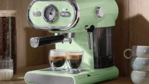 Lidl is dropping a retro espresso that is giving Smeg looks
