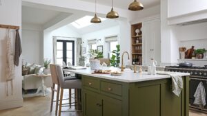 These are the 3 best paint colours for a country kitchen